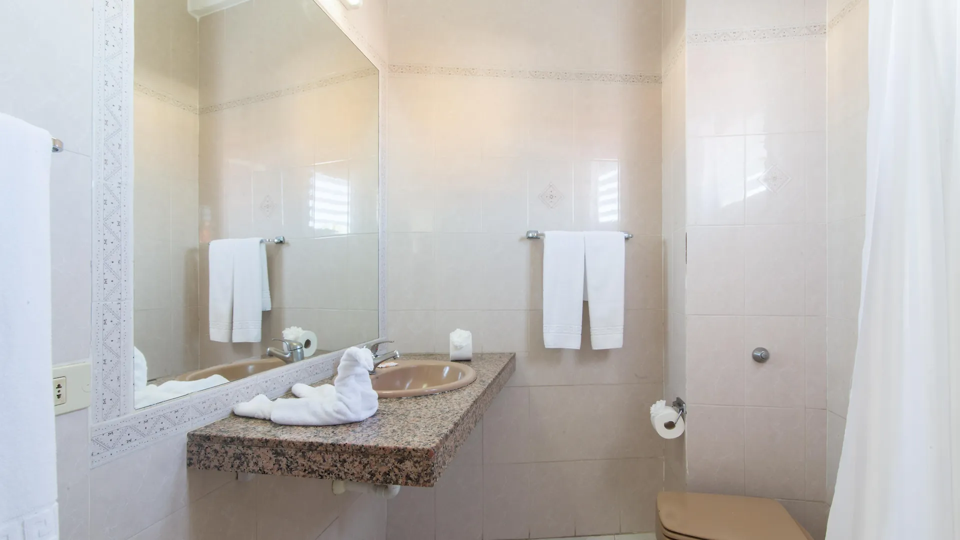 Apartment Apartamentos La Carabela Puerto de la Cruz  Spain