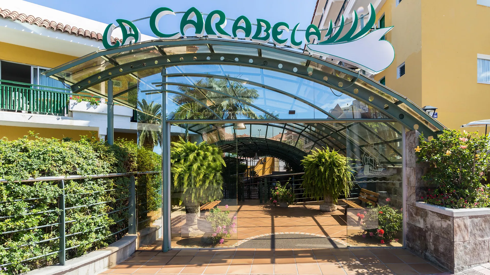 Apartamentos La Carabela Puerto de la Cruz  Puerto de la Cruz (Tenerife)